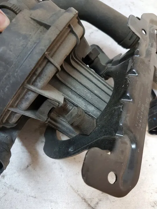 Audi R8 Plus toissijainen ilmapumppu OEM 4S0906601B image 4
