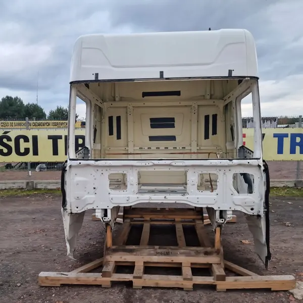 Cabina SCANIASKABINA para Scania Modelo S - Usada image 3