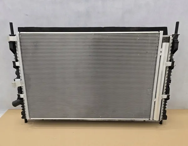 Conjunto de radiadores FORD TRANSIT CUSTOM - Usado OEM 1935473 image 2