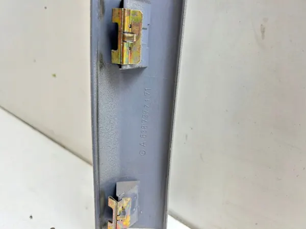 Pilar A Mercedes-Benz OEM A6387377171 Usado image 6