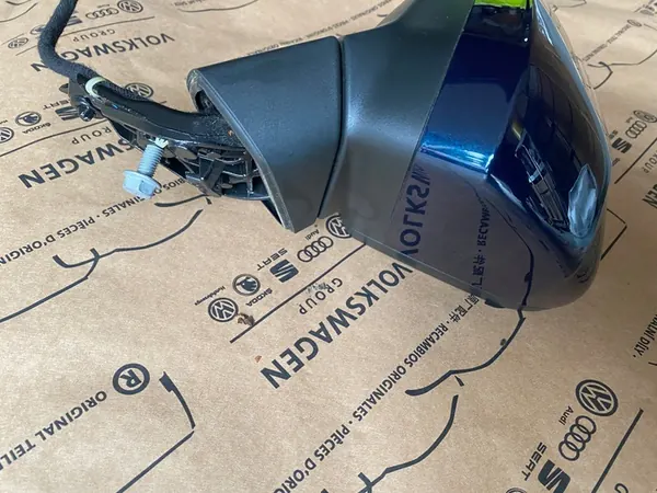 AUDI Q3 Oikea Peili LS9R 14 Pin 2020 OEM 83B857410F image 10