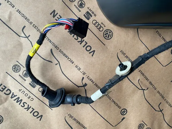 AUDI Q3 Oikea Peili LS9R 14 Pin 2020 OEM 83B857410F image 7