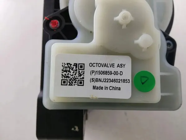 Tesla Model Y Ventil OEM 150685900D - Begagnad image 5