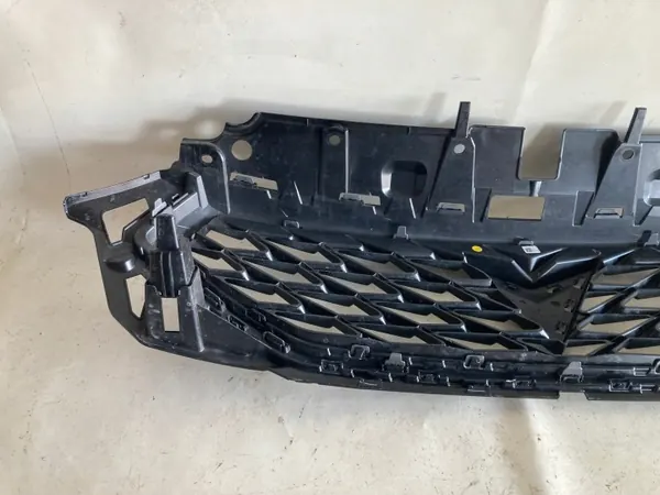 SEAT Ateca Cupra etujäähdytinverkko OEM 8U0853653A image 4