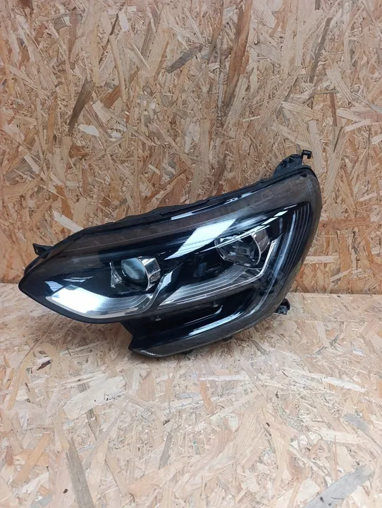 Farol Esquerdo Renault Megane IV 2016- KNKI86TH image 1