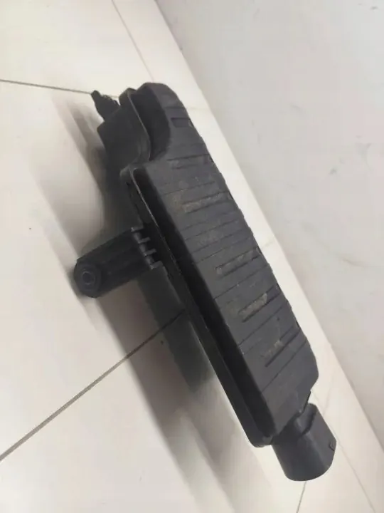 Kia Luftfiltergehäuse OEM 281901Y300 - Gebraucht image 5
