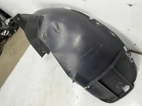 Front Left Wheel Arch VW Golf IV 1997- image 10