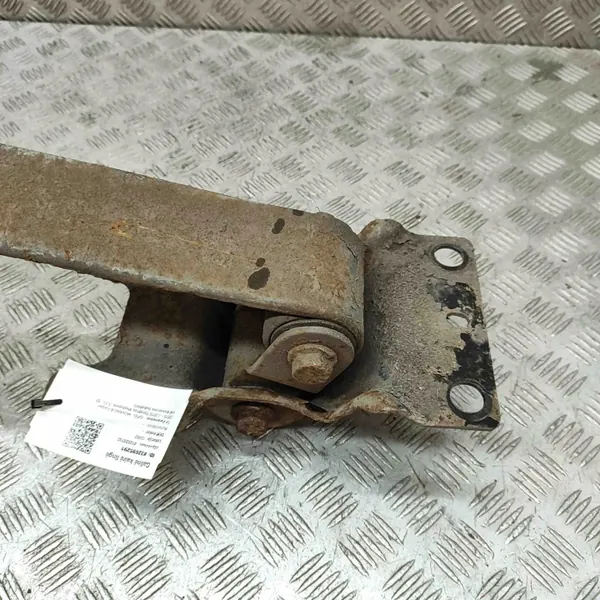 Opel Movano B 2019 Hinterfeder rechte Seite OEM 95509152 image 5