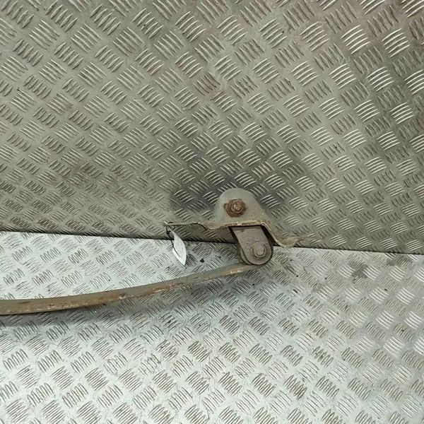 Opel Movano B 2019 Hinterfeder rechte Seite OEM 95509152 image 6
