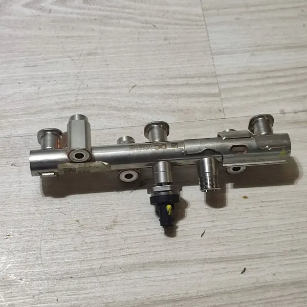 Conducto de combustible Dacia Jogger OEM 175209417R - Usado image 3
