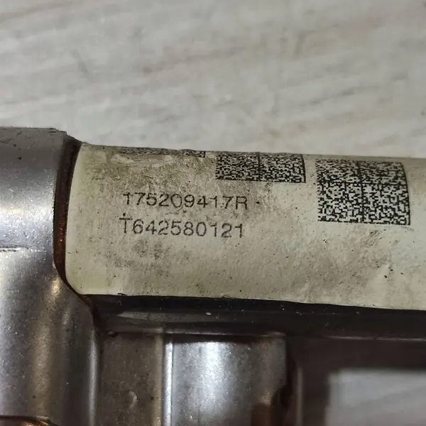 Conducto de combustible Dacia Jogger OEM 175209417R - Usado image 5