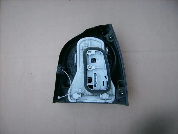 Luz Trasera Izquierda VW POLO IV LIFT 2005-2008 6Q6945095T image 3