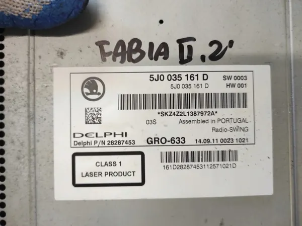 Rádio CD Skoda Fabia II OEM 5J0035161D - Usado image 5