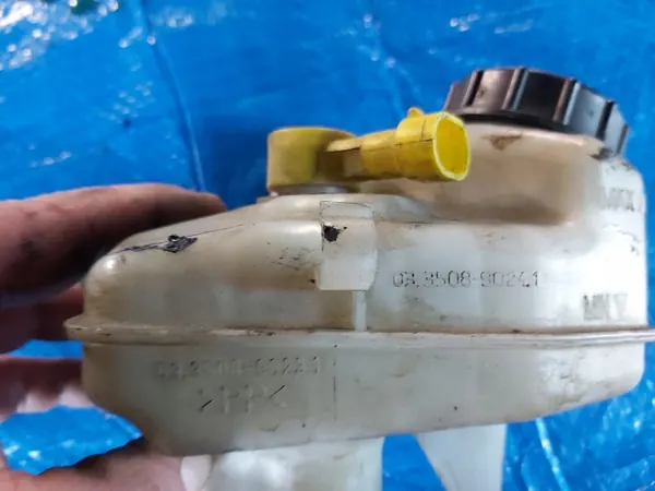 Bremsflüssigkeitsbehälter Opel Insignia A OEM 03350890241 image 4