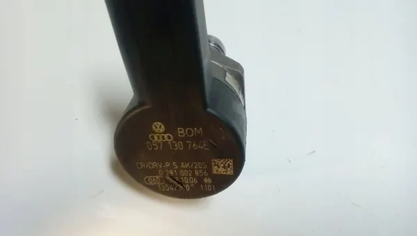 Sensor de pressão de combustível Volkswagen Phaeton 2006 OEM 057130764E image 2