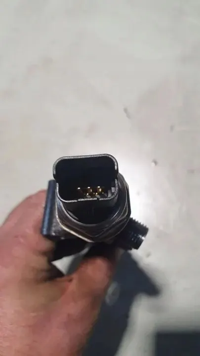 Einspritzschiene OEM 9670076780 für Citroen Peugeot image 3