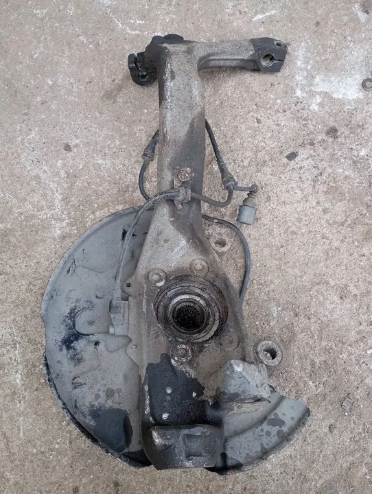 Audi A4 S4 B7 Snodo di sterzo sinistro image 2