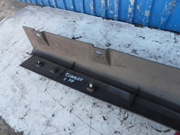 ET76-10154-AD Ford Transit Courier Oikea Etu-Kynnyslevy image 6