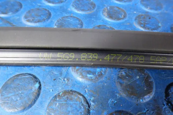 OEM 5G9839477 Tira raspante trasera derecha Golf VII image 4