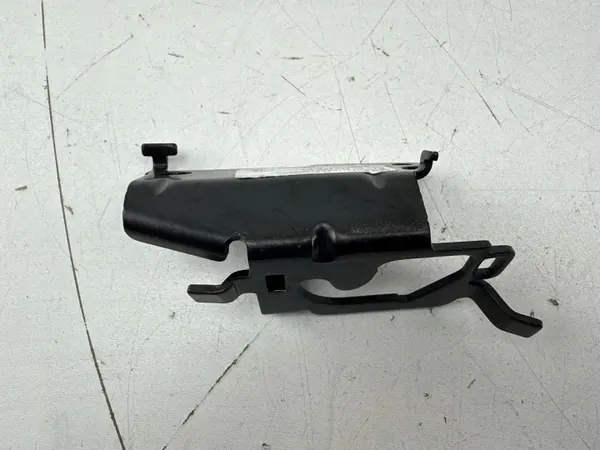 Linke Kofferraumabdeckung Halterung OEM A2058605700 image 5