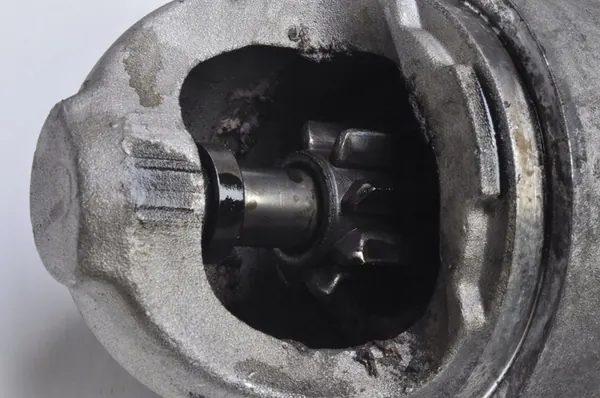 HYUNDAI SONATA V 3.3 Motor de arranque 36100-3C130 image 5