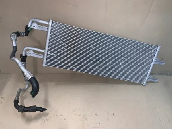 Refroidisseur d'huile BMW d'occasion OEM 8645851 F40 image 2
