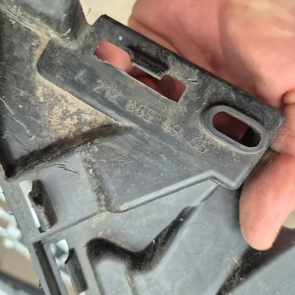 MERCEDES CLASE E W212 AMG 13- Refuerzo de Parachoques Delantero A2128854965 image 2