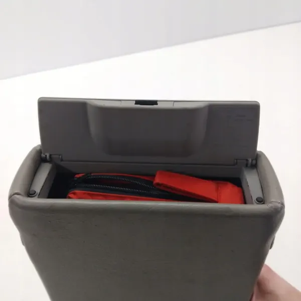 Accoudoir arrière Audi A6 C5 Avant - OEM image 10