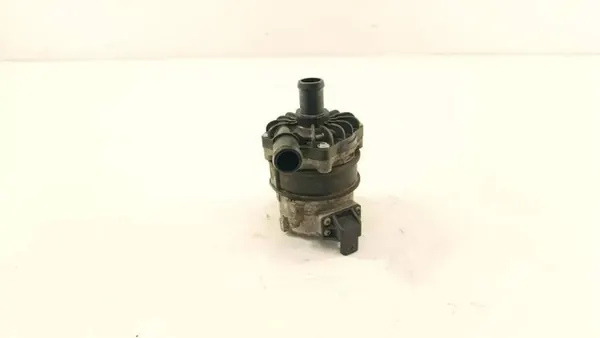 Audi OE 8R0965567 extra vattenpump - Begagnad image 7