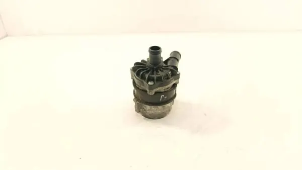 Audi OE 8R0965567 extra vattenpump - Begagnad image 9