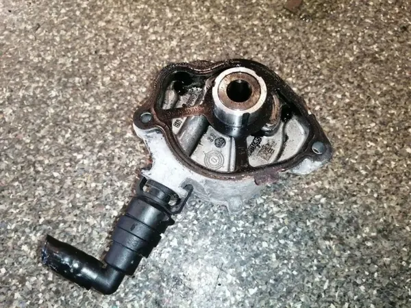 Mercedes-tyhjöpumppu OEM A6512300165 Sprinterille image 2