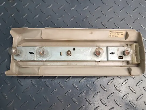Soquete farol traseiro esquerdo OEM 1 377 882 BMW E30 image 2