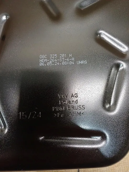 Audi DSG Transmission Pan 0GC325201H image 3