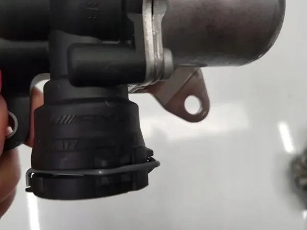 Vattenpumpsventil Termostathus OEM A1772030064 image 5