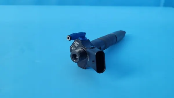 MERCEDES W206 C220 2.0 CDI Injektor A6540700400 image 2