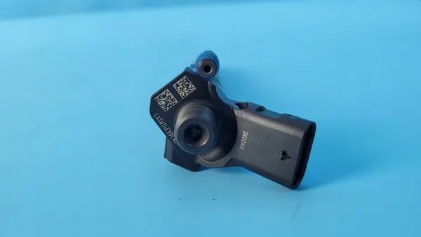 MERCEDES W206 C220 2.0 CDI Injektor A6540700400 image 3