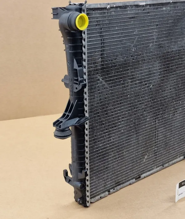 Waterradiator OEM 7L0121253 voor VW Touareg 2002-2010 image 3