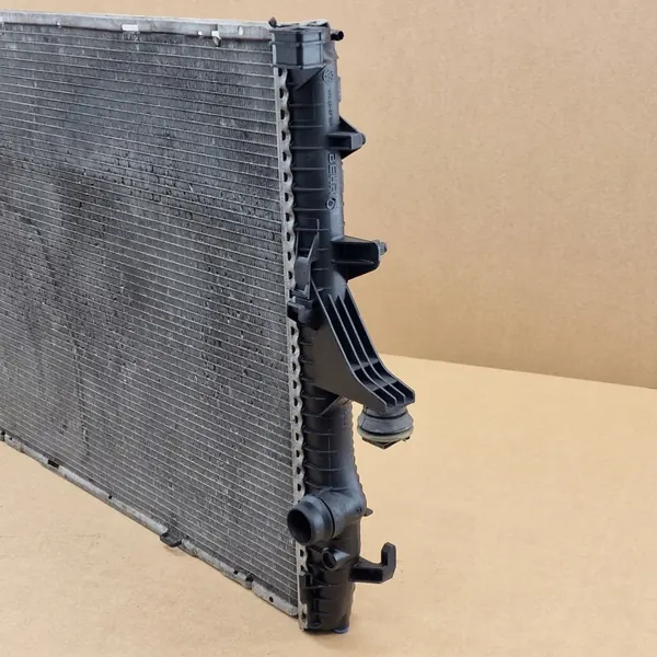 Waterradiator OEM 7L0121253 voor VW Touareg 2002-2010 image 4