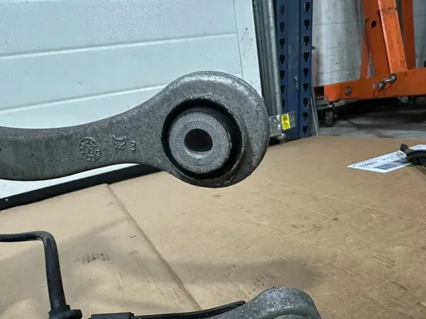 Vänster bakre knuckle, kontrollarm, nav Mercedes SL R230 image 5