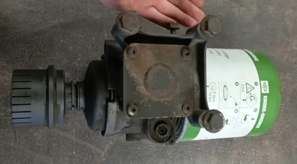 Gebrauchter Iveco Knorr-Bremse Lufttrockner für Euro 6 image 4