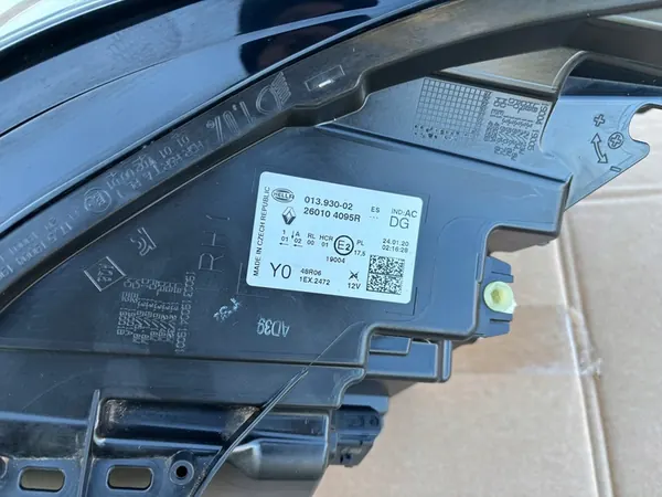 OIK. ETULAMPPU RENAULT CAPTUR II 2 2019+ FULL LED 260104095R image 9