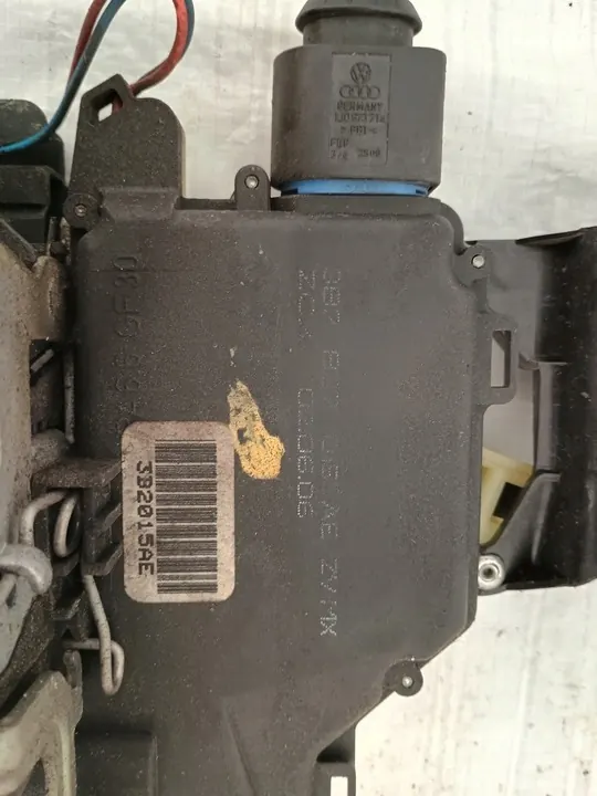 Vordere rechte Türschloss VW New Beetle image 4