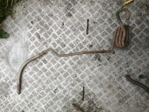 Tuyau de sécheur d'air Scania R d'occasion OEM 1111vxbgnhn image 1