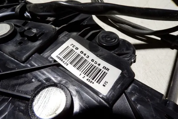 Skjutdörrslås VW TRANSPORTER V (T5) 2.0L OEM 7E0843654BR image 3