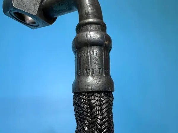 Tubo de óleo turbo VW Passat B5 1.9 TDI 028145736T image 8