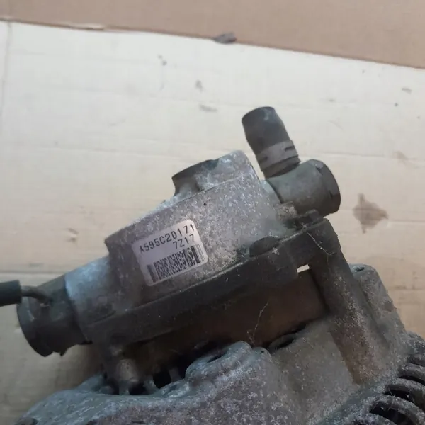 Vitara I 2.0 td Vaihtovirtageneraattori image 3