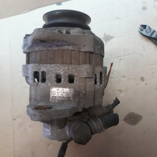 Vitara I 2.0 td Vaihtovirtageneraattori image 4