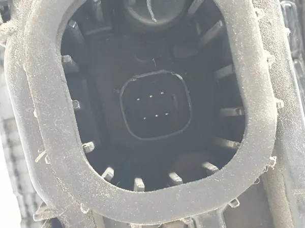 Luz trasera izquierda ET76-13405-AF Ford Transit Courier image 8