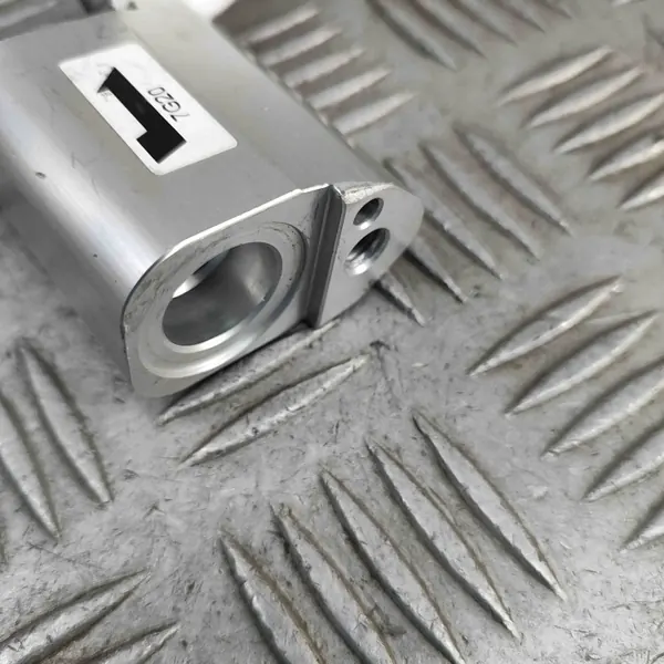Válvula de expansão A/C OEM A2978305800 Mercedes-Benz image 3