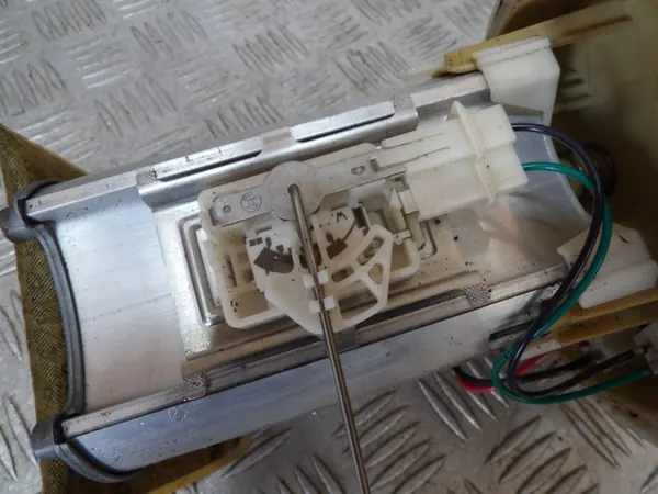 Jeep brandstofpomp OEM 52100425AE voor Grand Cherokee II 4.7 V8 image 7